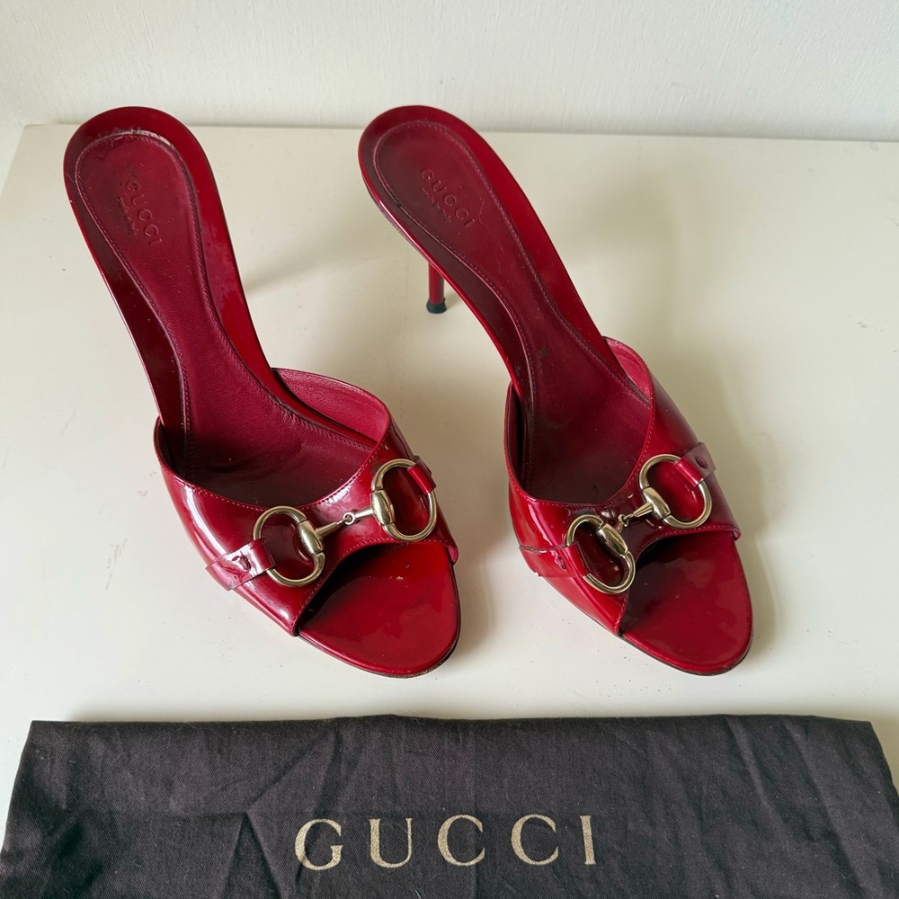 Gucci Horsebit accent patent leather red slides